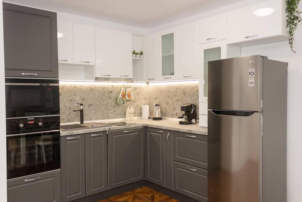 Perfect Summer Vacation Rental - One-Bedroom Flat By Flat Mаnager Топола Екстер'єр фото