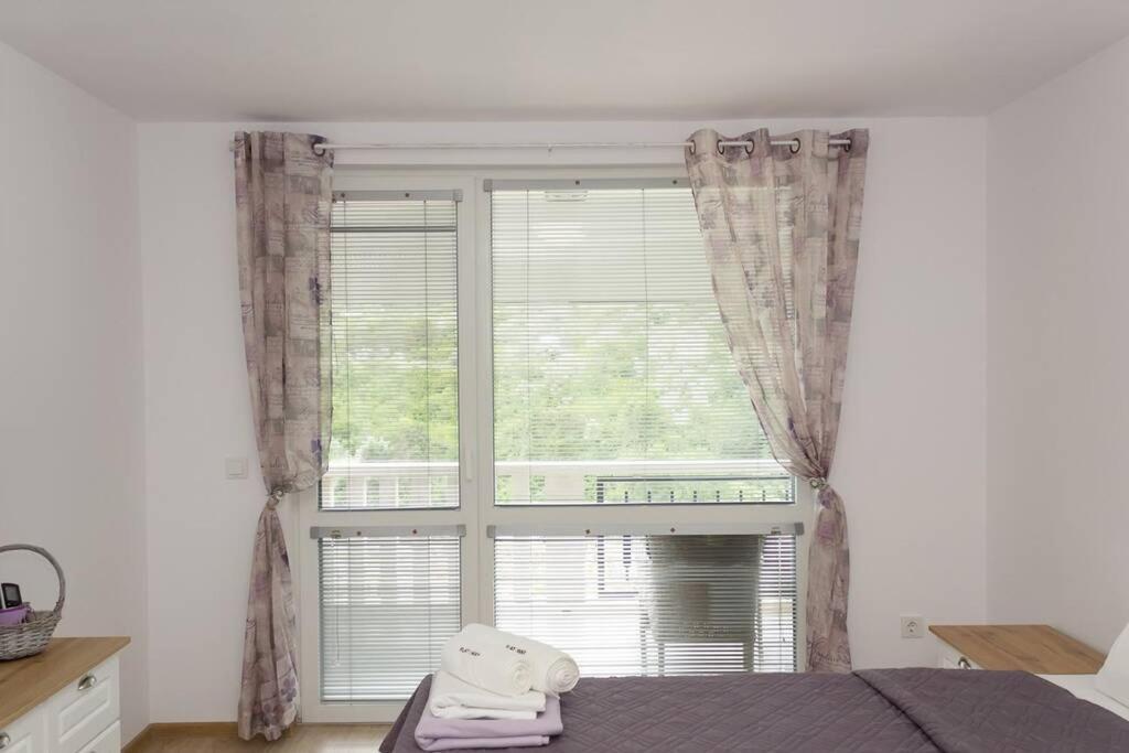 Perfect Summer Vacation Rental - One-Bedroom Flat By Flat Mаnager Топола Екстер'єр фото