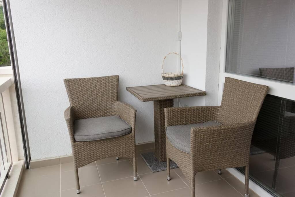 Perfect Summer Vacation Rental - One-Bedroom Flat By Flat Mаnager Топола Екстер'єр фото