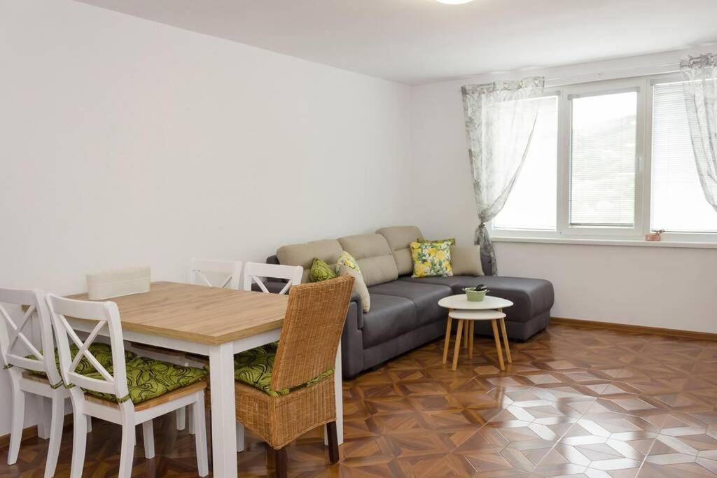 Perfect Summer Vacation Rental - One-Bedroom Flat By Flat Mаnager Топола Екстер'єр фото